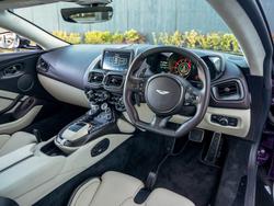 ASTON MARTIN Vantage Photo 3