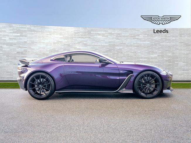 ASTON MARTIN Vantage Photo 31