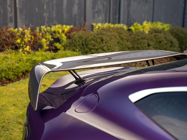 ASTON MARTIN Vantage Photo 41