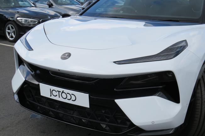 LOTUS Eletre Photo 24