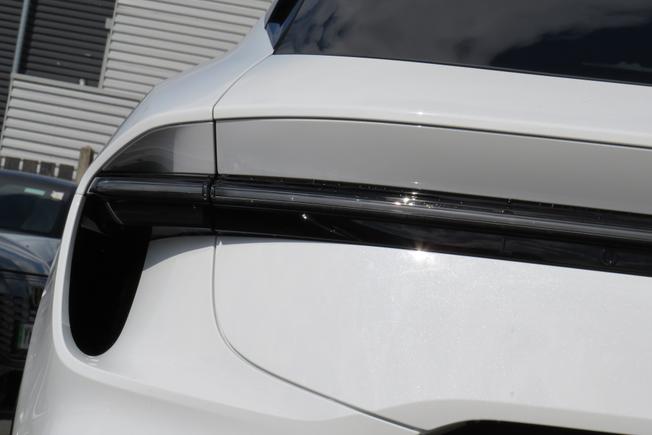 LOTUS Eletre Photo 39