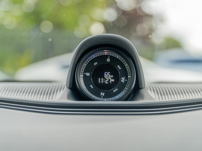 PORSCHE Taycan Photo 18