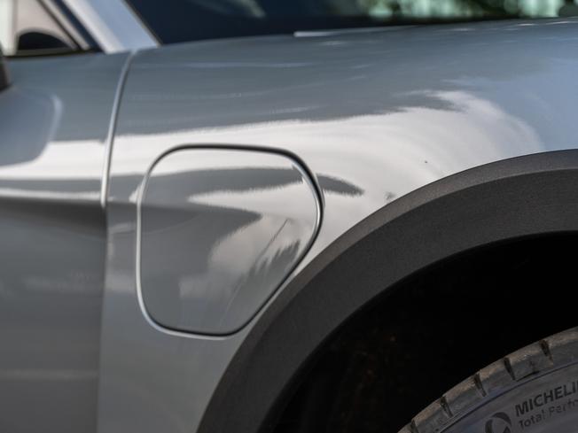 PORSCHE Taycan Photo 31