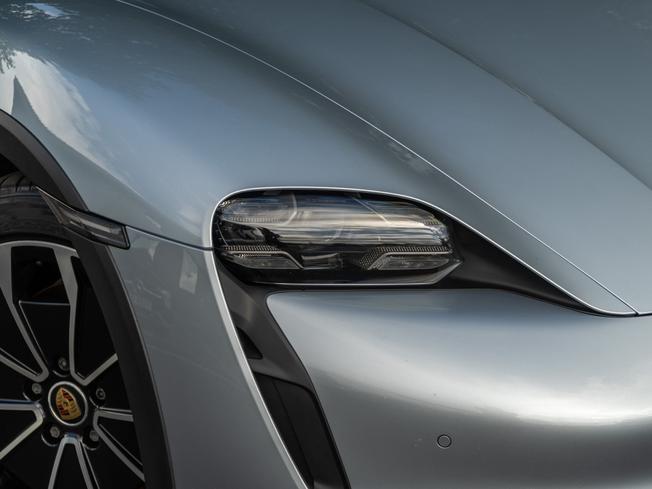 PORSCHE Taycan Photo 33