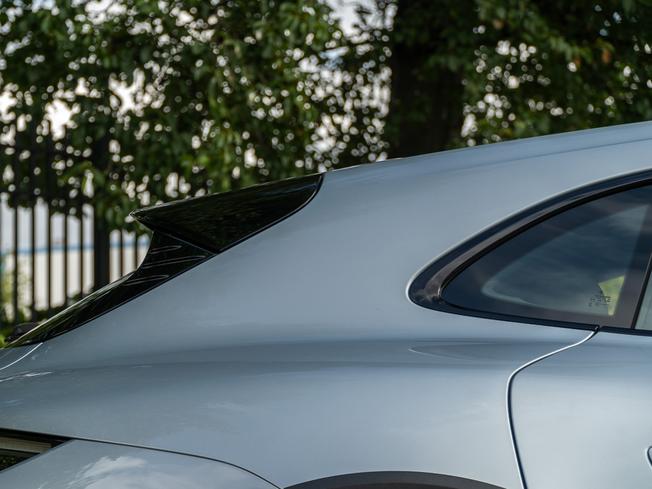 PORSCHE Taycan Photo 37