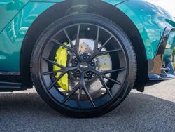 ASTON MARTIN DBX Photo 4