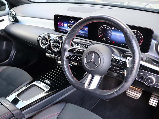 MERCEDES-BENZ A Class Photo 15