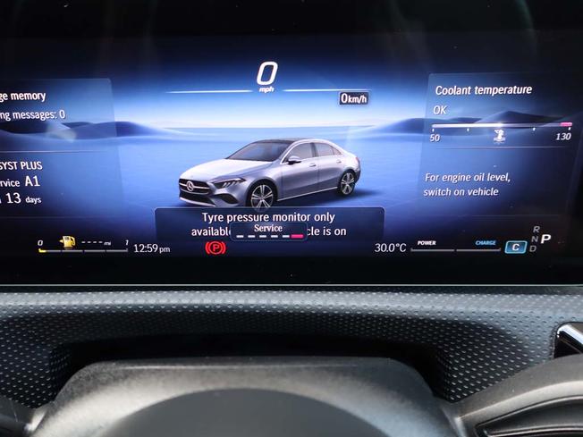 MERCEDES-BENZ A Class Photo 35