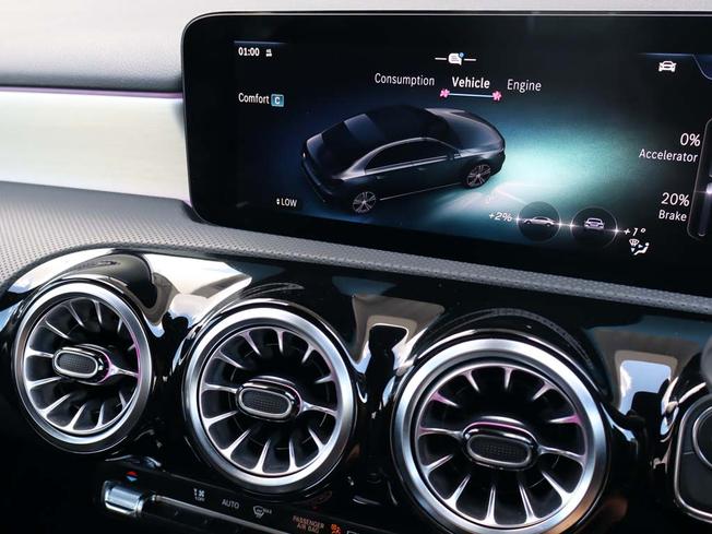 MERCEDES-BENZ A Class Photo 38