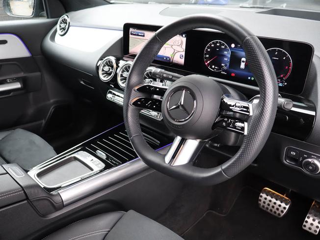 MERCEDES-BENZ GLA Photo 12