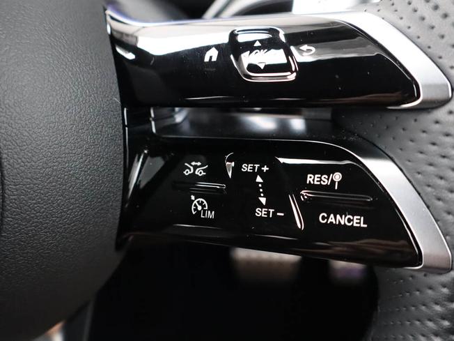 MERCEDES-BENZ GLA Photo 27