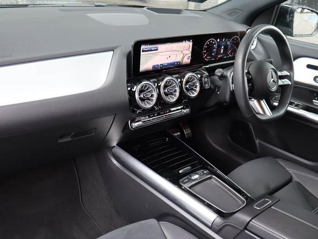 MERCEDES-BENZ GLA Photo 3