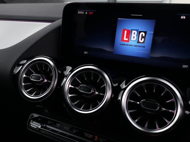 MERCEDES-BENZ GLA Photo 37