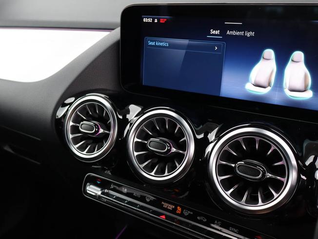 MERCEDES-BENZ GLA Photo 38
