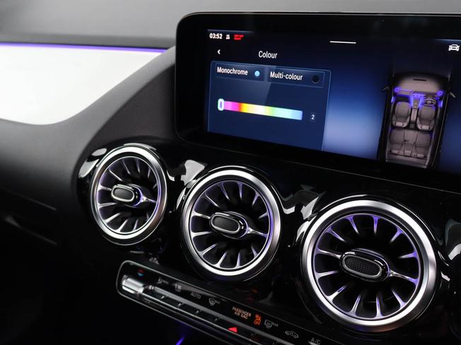 MERCEDES-BENZ GLA Photo 39