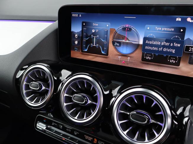 MERCEDES-BENZ GLA Photo 40