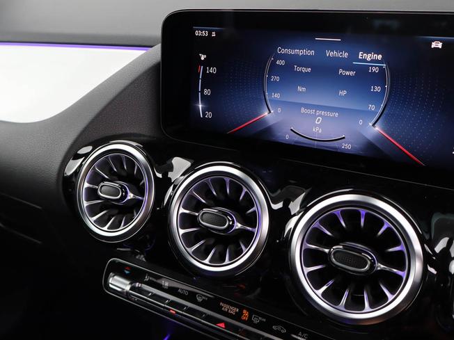 MERCEDES-BENZ GLA Photo 42