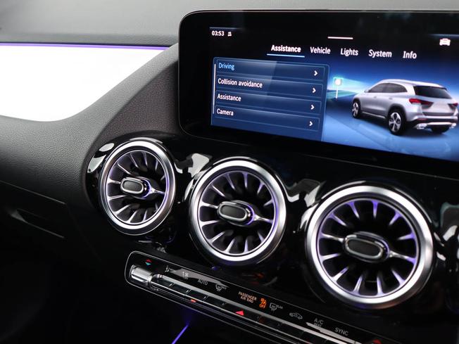 MERCEDES-BENZ GLA Photo 44