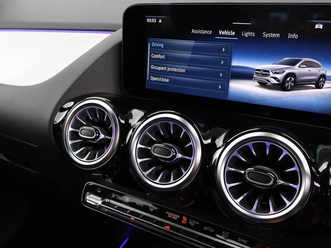 MERCEDES-BENZ GLA Photo 45