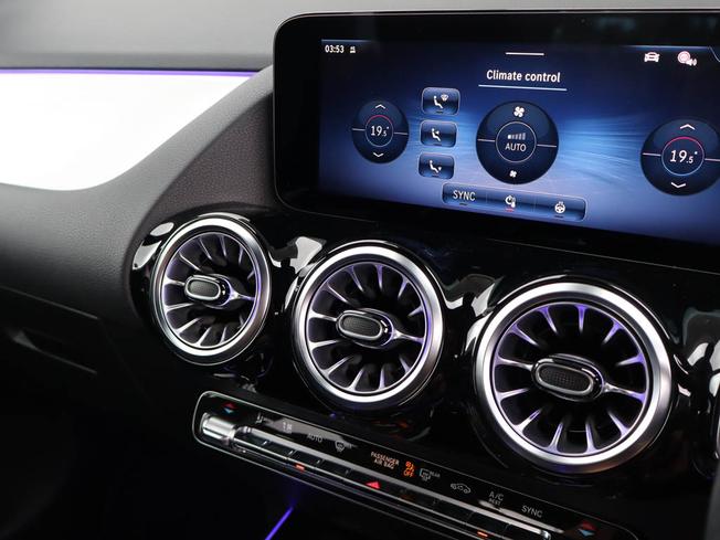 MERCEDES-BENZ GLA Photo 47
