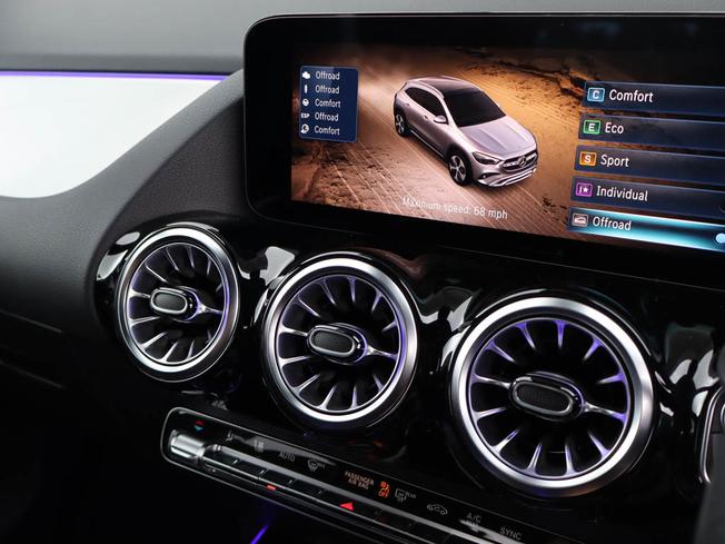 MERCEDES-BENZ GLA Photo 49