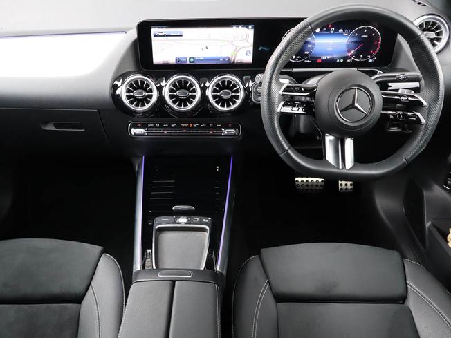 MERCEDES-BENZ GLA Photo 5