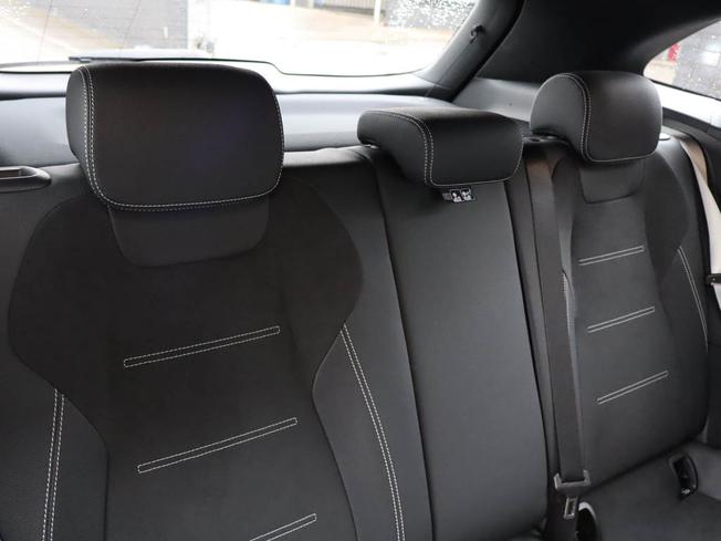 MERCEDES-BENZ GLA Photo 7