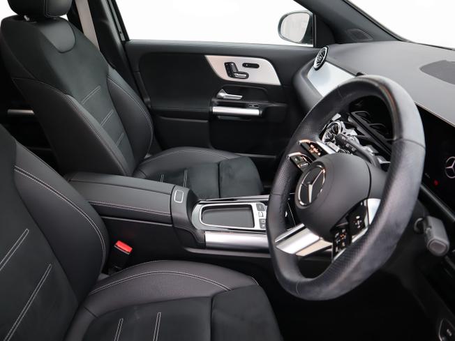 MERCEDES-BENZ GLA Photo 13