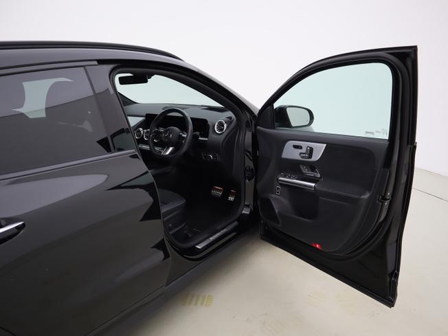 MERCEDES-BENZ GLA Photo 15