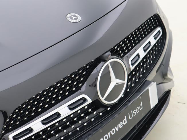 MERCEDES-BENZ GLA Photo 16