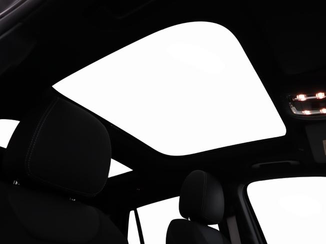 MERCEDES-BENZ GLA Photo 25