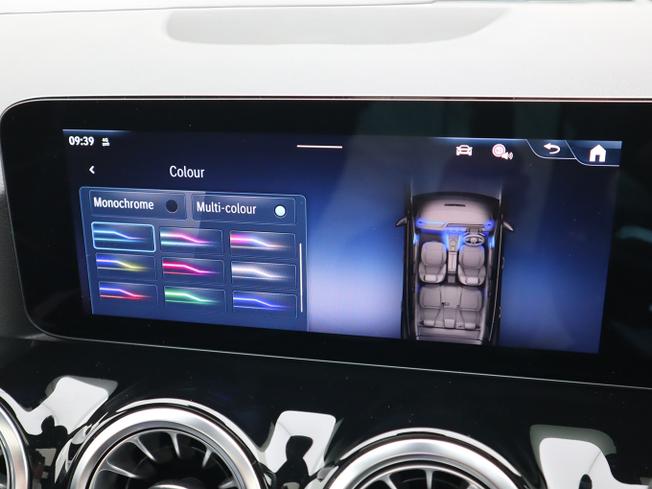 MERCEDES-BENZ GLA Photo 34