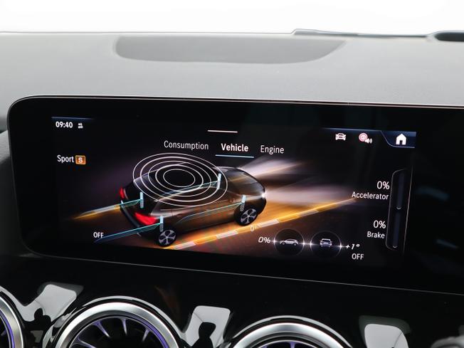 MERCEDES-BENZ GLA Photo 36