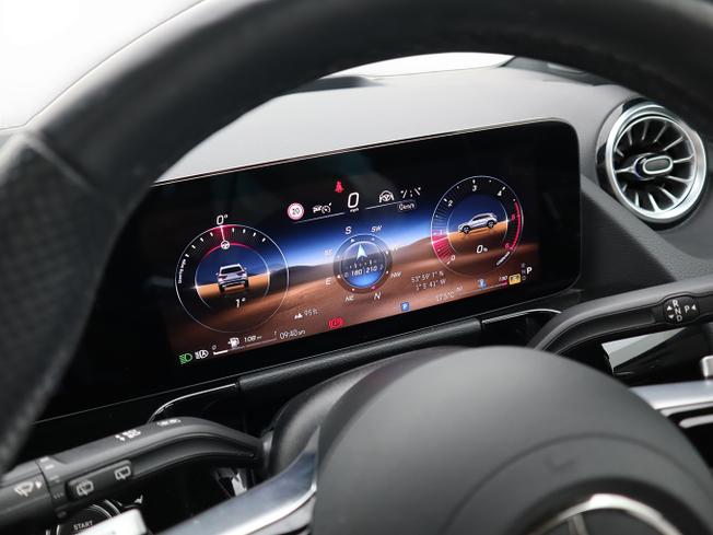 MERCEDES-BENZ GLA Photo 39