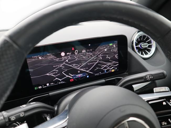 MERCEDES-BENZ GLA Photo 40