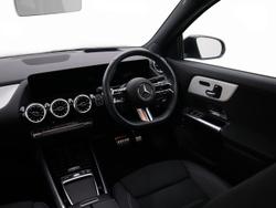 MERCEDES-BENZ GLA Photo 5