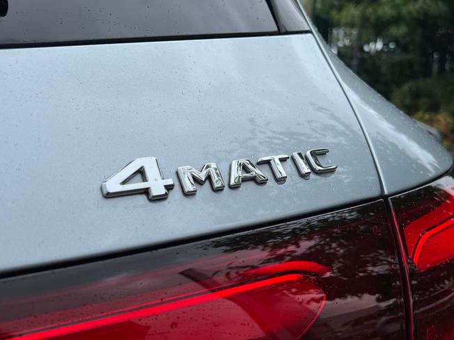 MERCEDES-BENZ Glc Photo 20