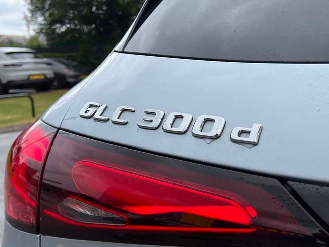 MERCEDES-BENZ Glc Photo 21