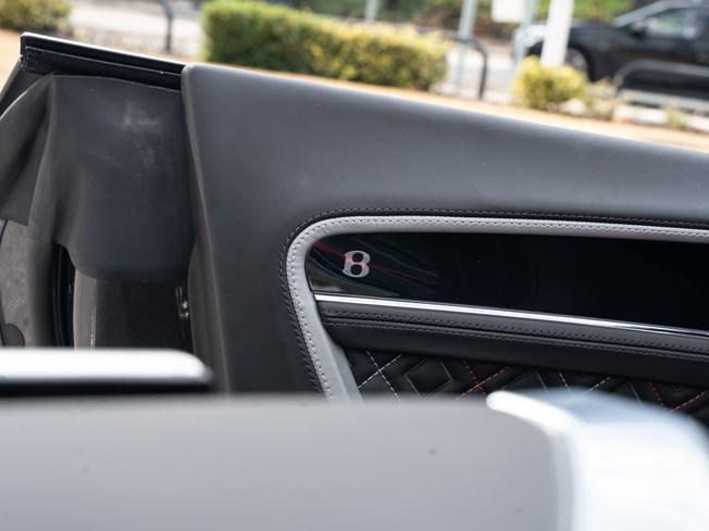 BENTLEY Continental Photo 34