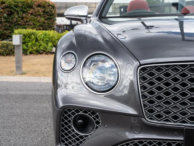 BENTLEY Continental Photo 37