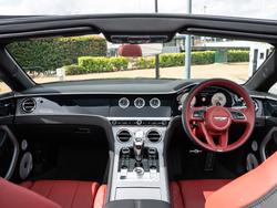 BENTLEY Continental Photo 4