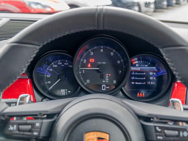 PORSCHE Macan Photo 15