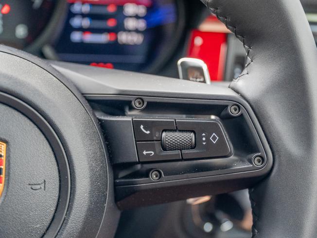 PORSCHE Macan Photo 19