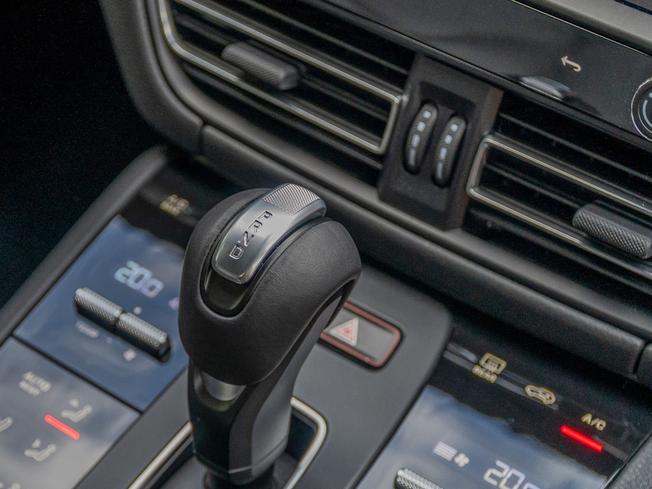 PORSCHE Macan Photo 24