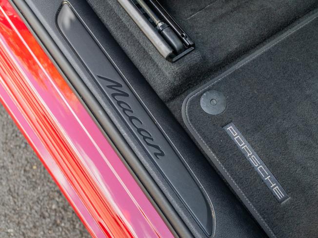 PORSCHE Macan Photo 30