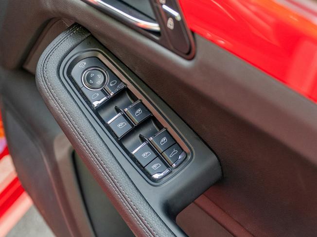PORSCHE Macan Photo 31