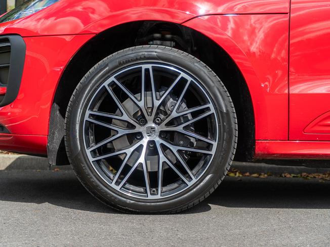 PORSCHE Macan Photo 4
