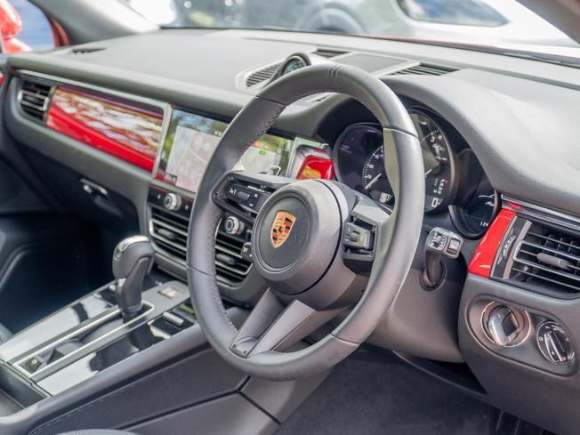 PORSCHE Macan Photo 8