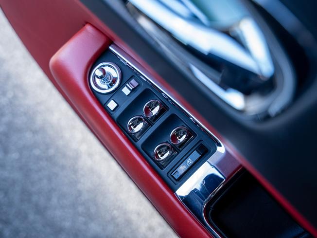 ROLLS-ROYCE Wraith Photo 23