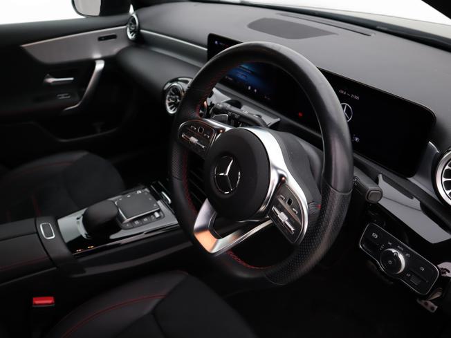MERCEDES-BENZ A Class Photo 12